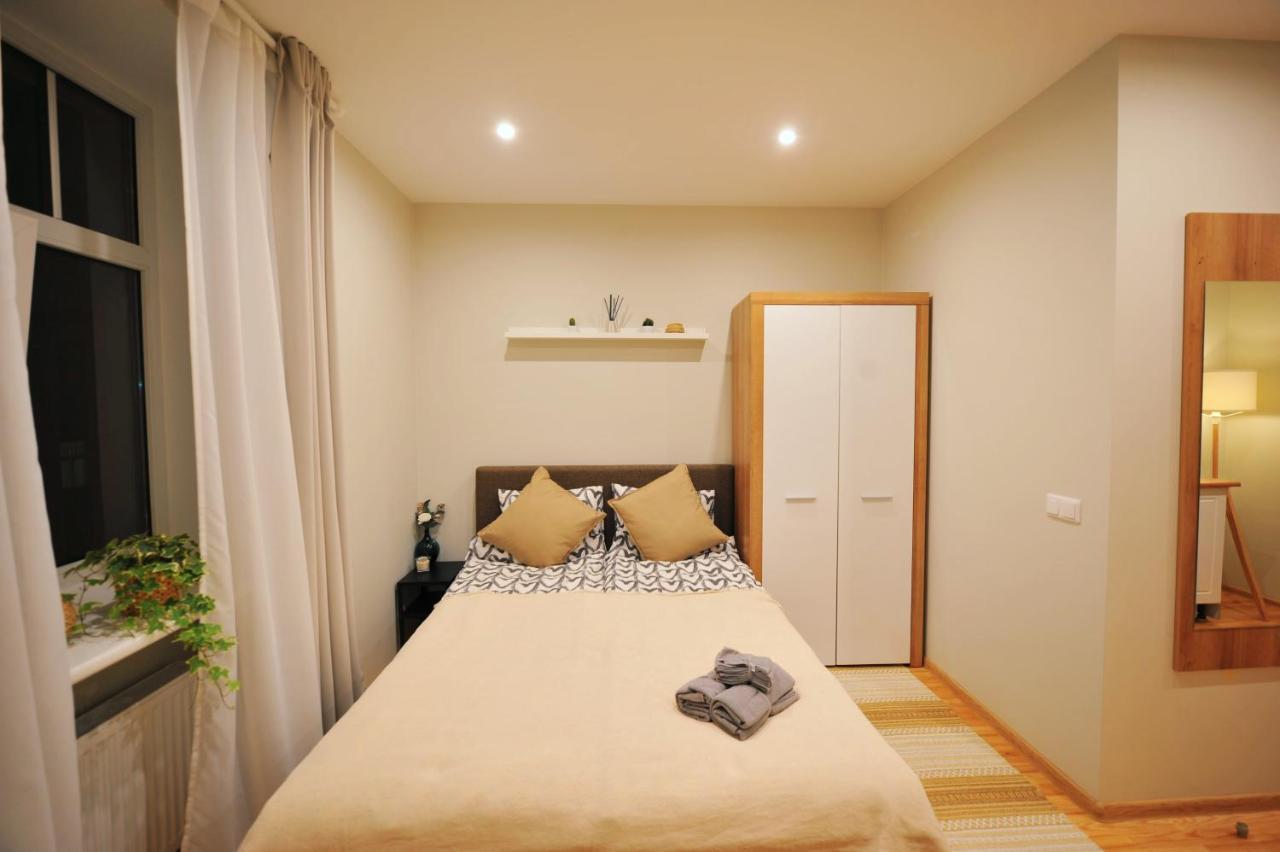Central Comfort At Hanzas Residence, Stay Near Cafes, Bars, Museums & Esplanade Riga Exterior foto