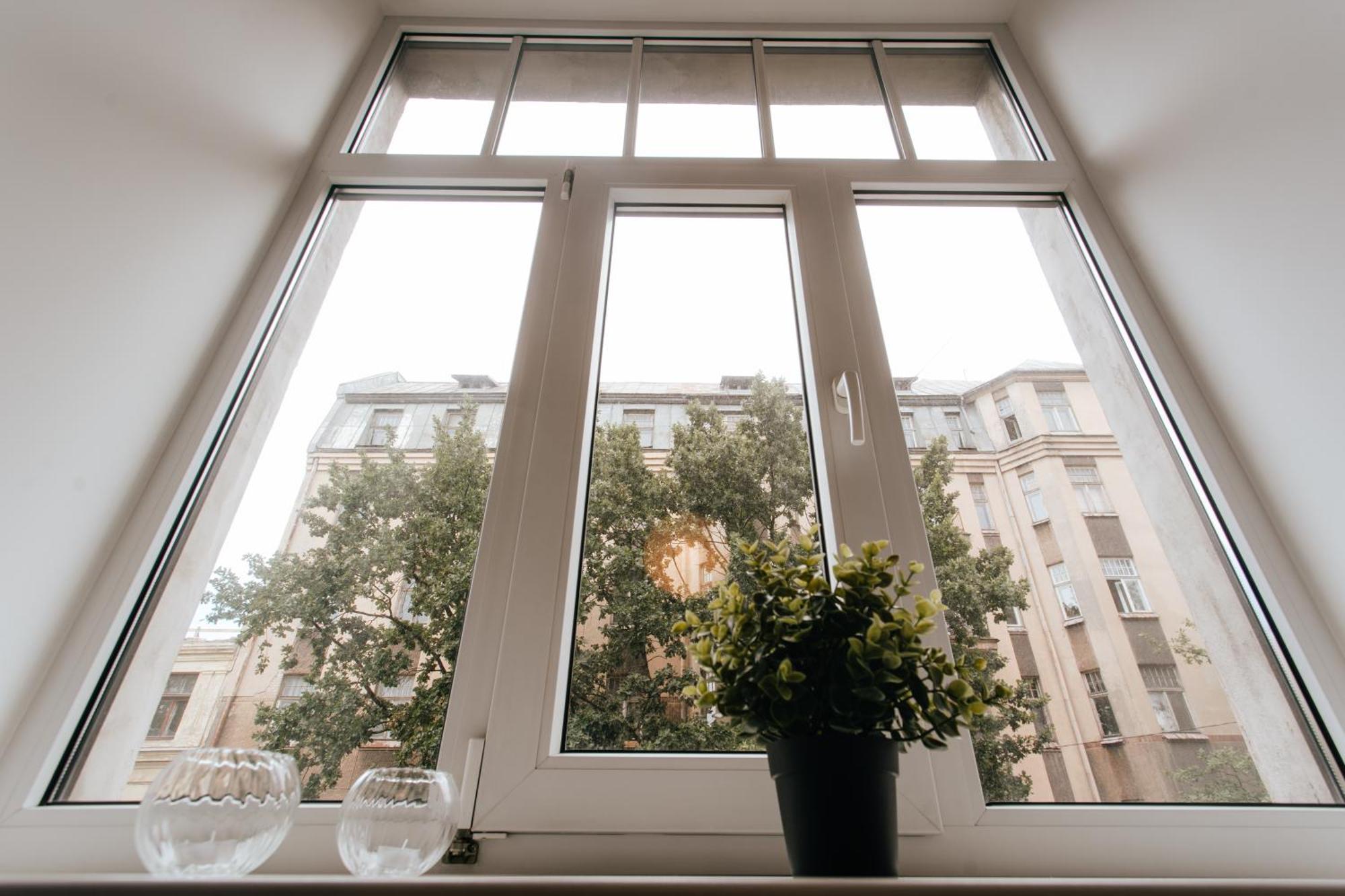 Central Comfort At Hanzas Residence, Stay Near Cafes, Bars, Museums & Esplanade Riga Exterior foto