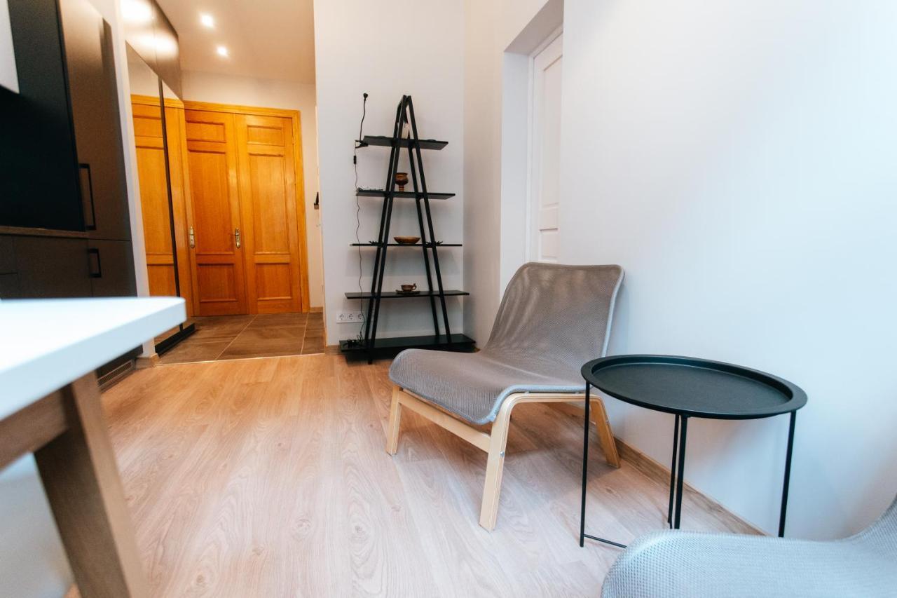 Central Comfort At Hanzas Residence, Stay Near Cafes, Bars, Museums & Esplanade Riga Exterior foto